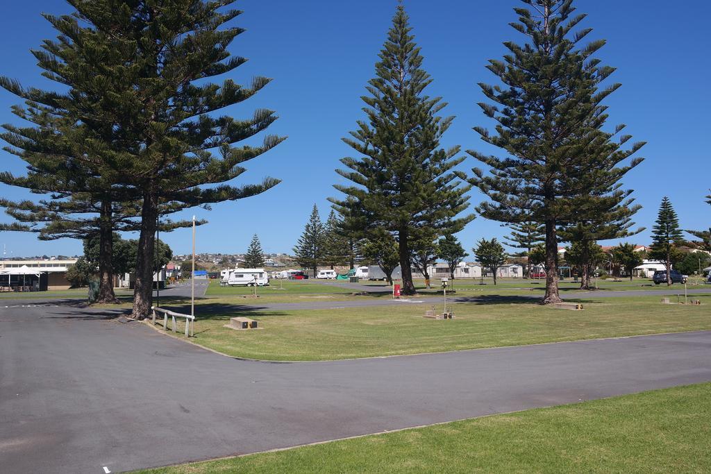 Moana Beach Tourist Park Exteriör bild